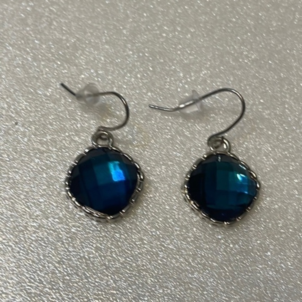 Earrings Montana Deep Blue silver tone Faceted Dangle jewelry